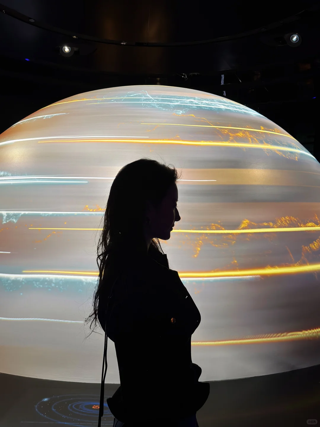 刘亦菲又寄来旅行明信片，身材好匀称！