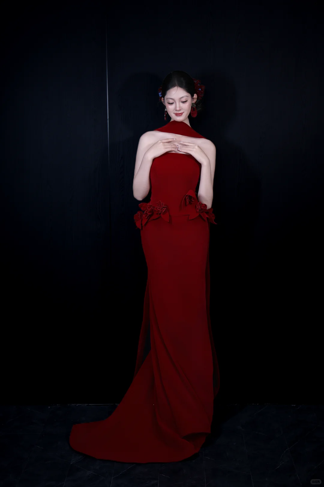 好似烈焰中的玫瑰🥀如此娇艳撩人心弦