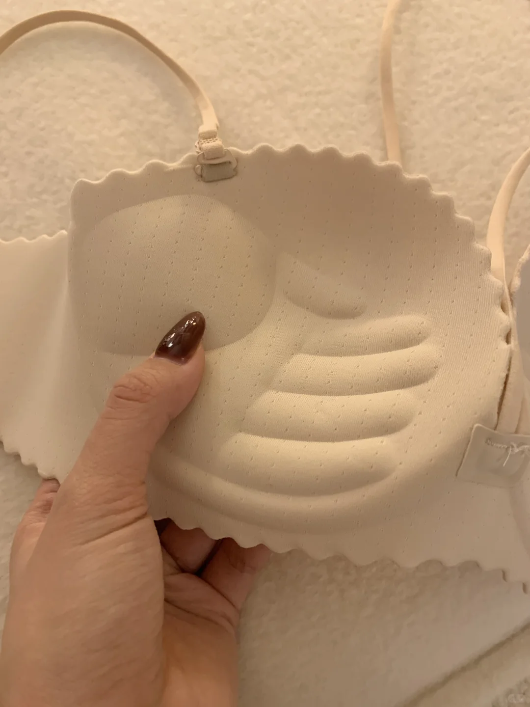 奶呼呼的蜜桃色挂脖 娇艳欲滴超显白！！！