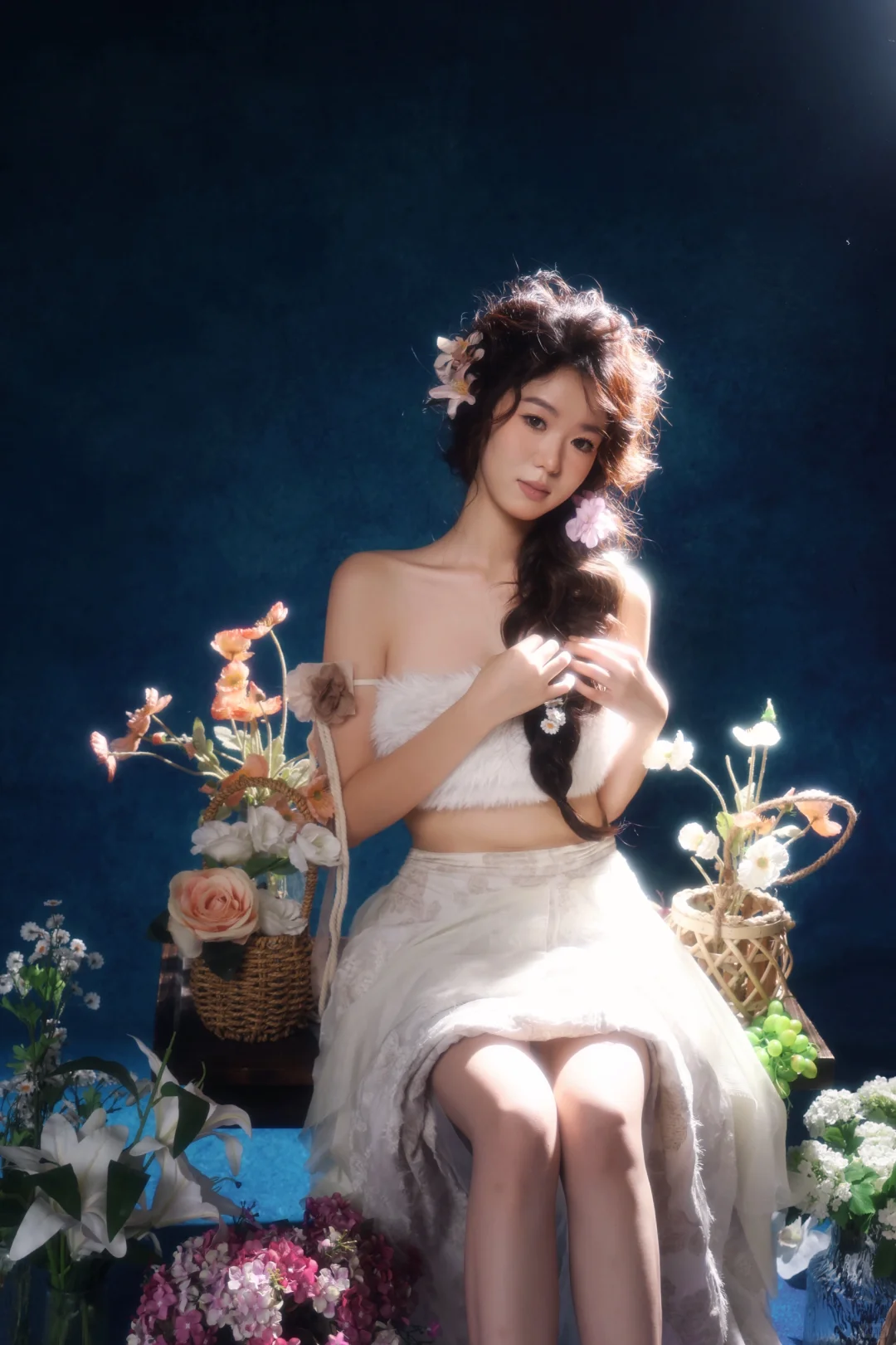 断壁残垣的角落更能生出娇艳的花