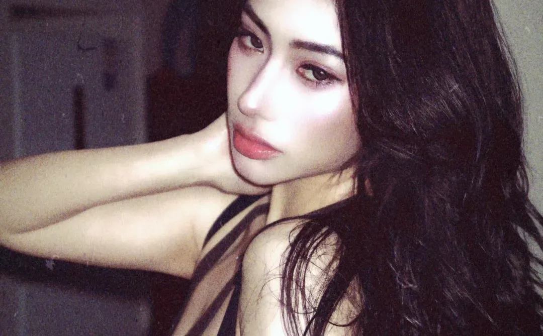 权威滤镜配权威女人