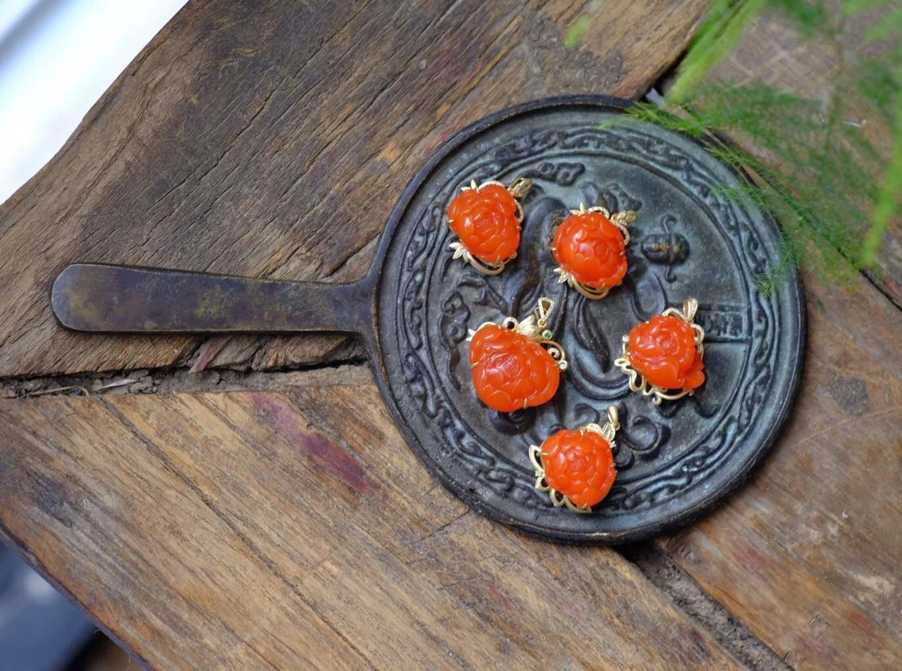 仙女的娇艳项链