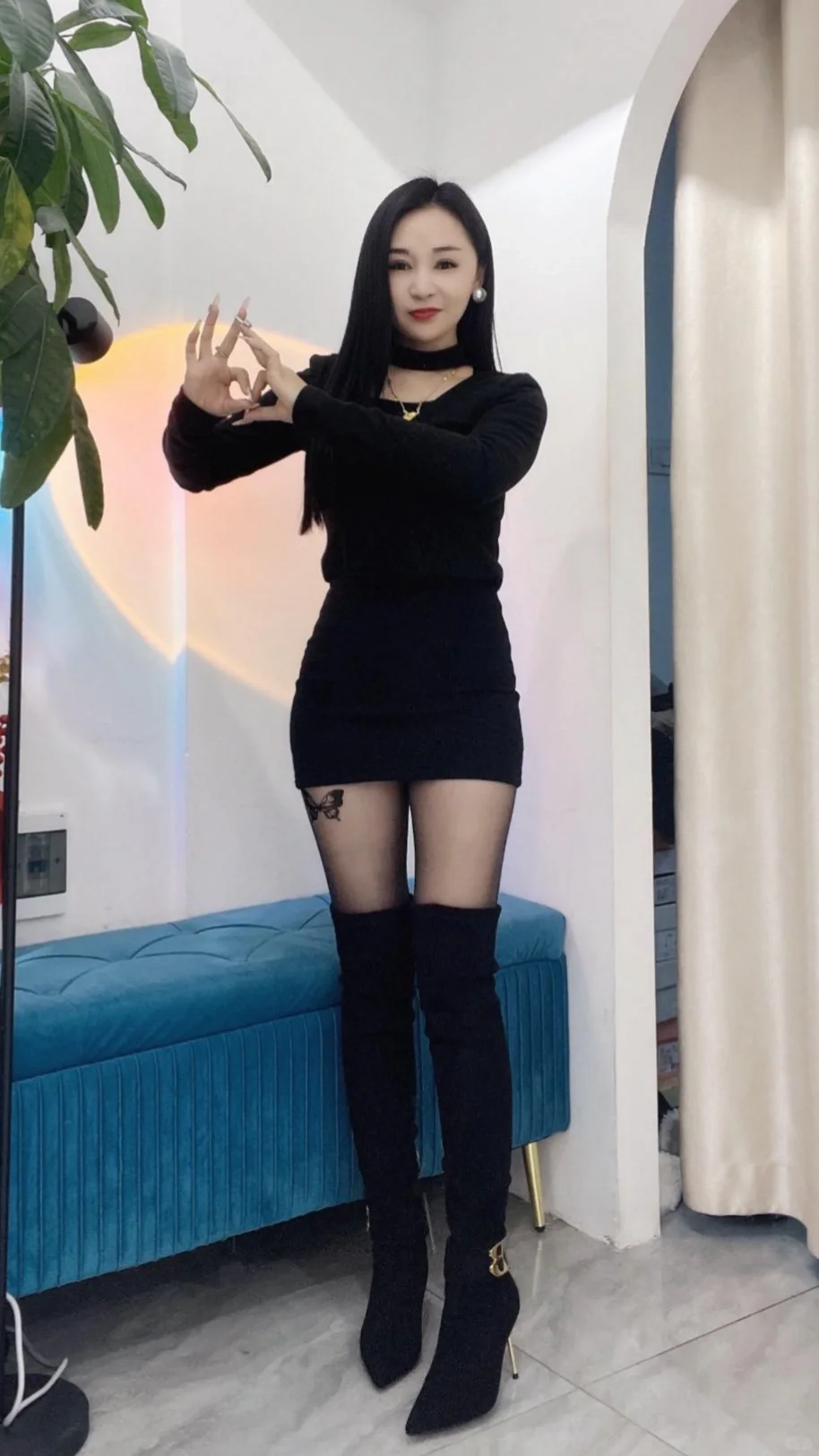 这套黑色系我超爱，辣妹都穿的！