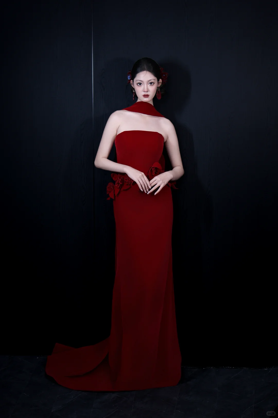 好似烈焰中的玫瑰🥀如此娇艳撩人心弦