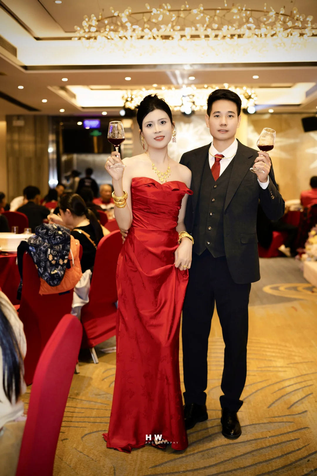 红色、热烈而娇艳