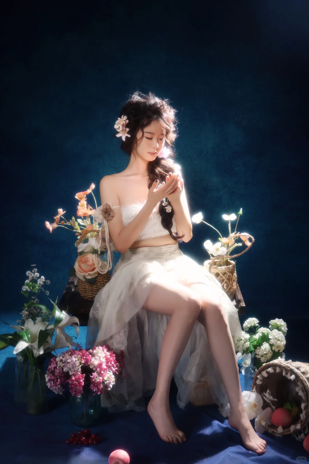 断壁残垣的角落更能生出娇艳的花