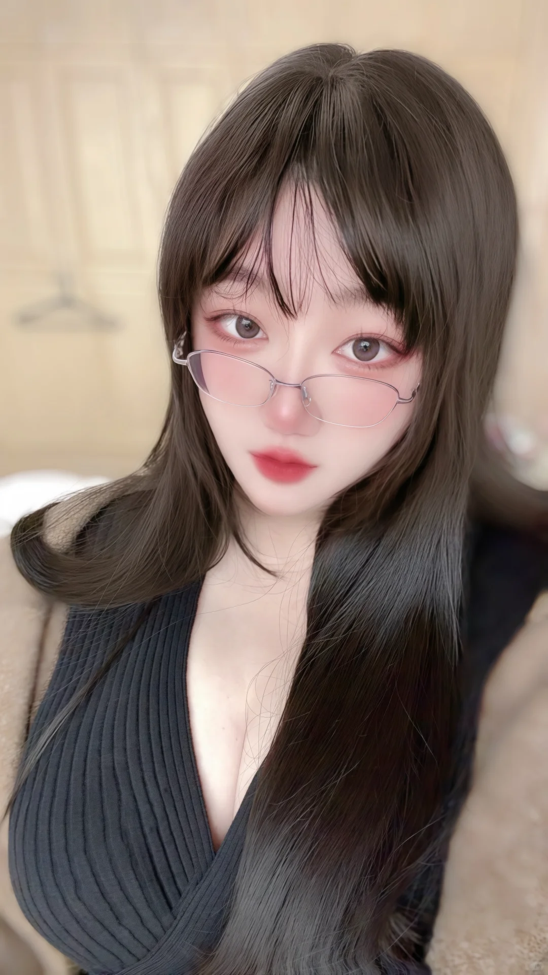 气质美女三件套 🐻小 话少 表情吊