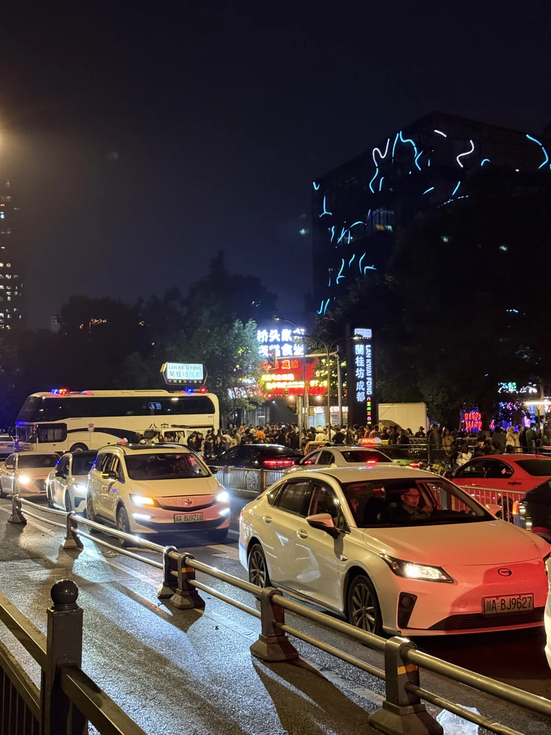 全成都的人都出门了吗