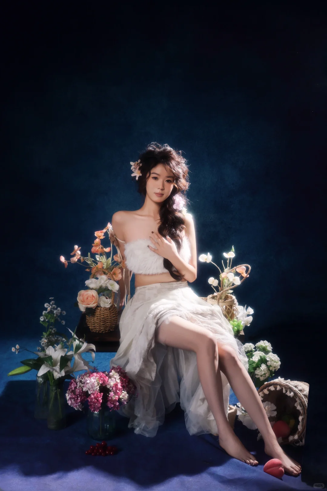 断壁残垣的角落更能生出娇艳的花