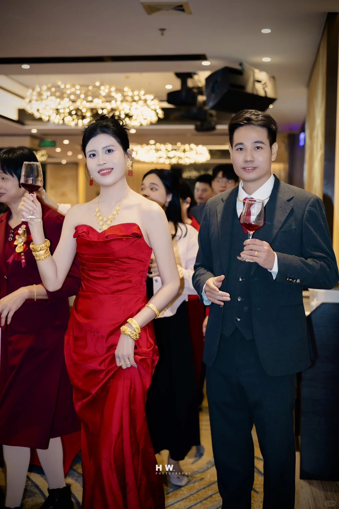 红色、热烈而娇艳