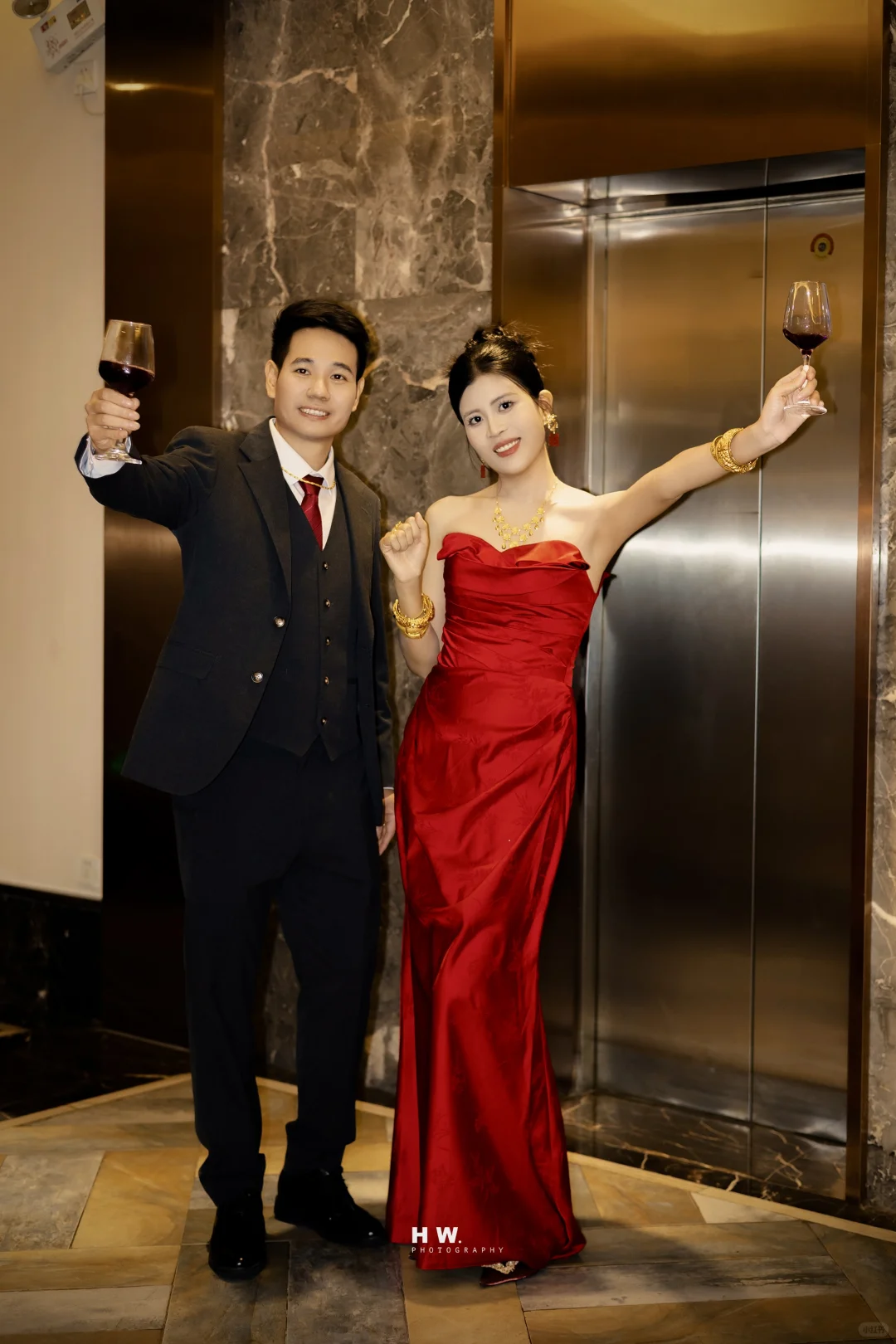 红色、热烈而娇艳