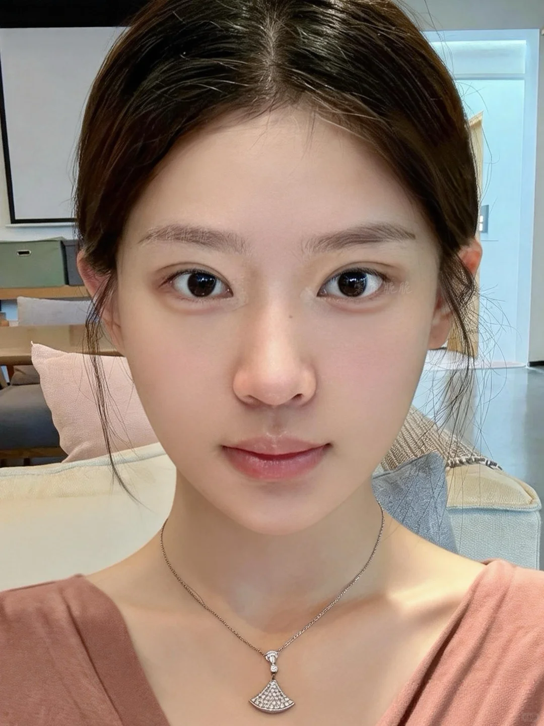 改完眼尾上扬小开扇，清冷感拿捏