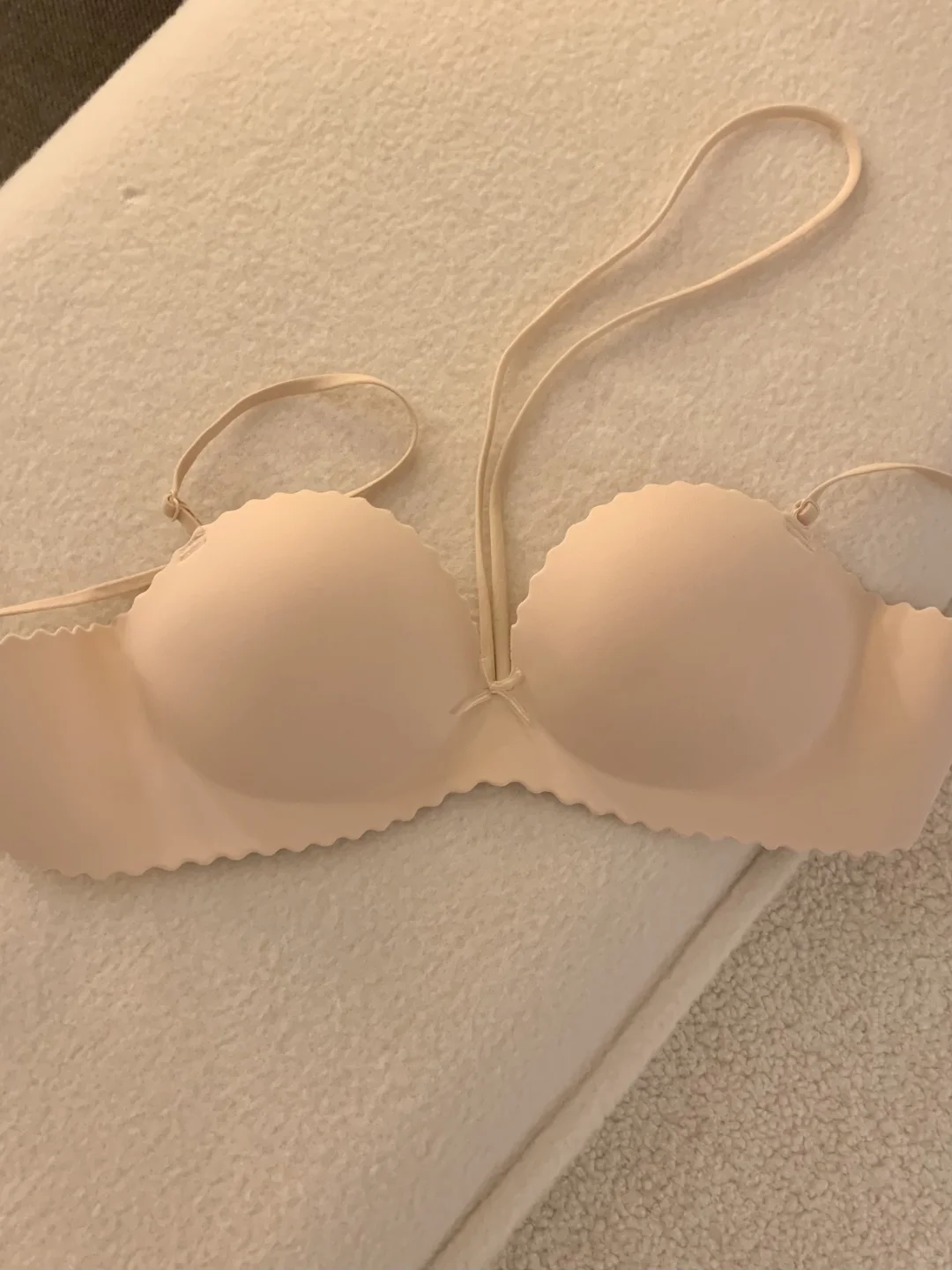 奶呼呼的蜜桃色挂脖 娇艳欲滴超显白！！！