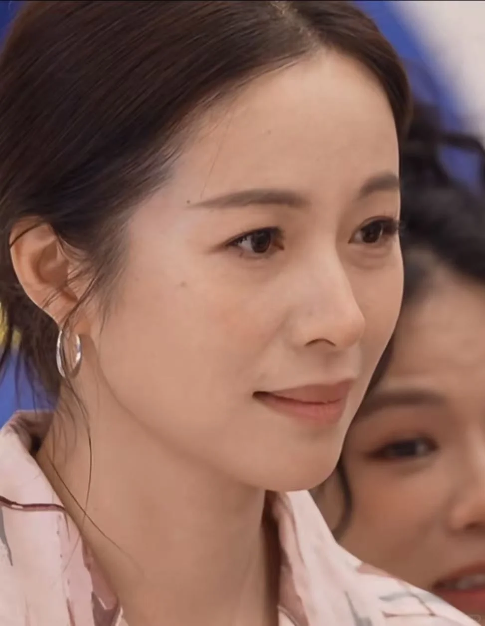 江一燕的媚感是来自于眼睛❓