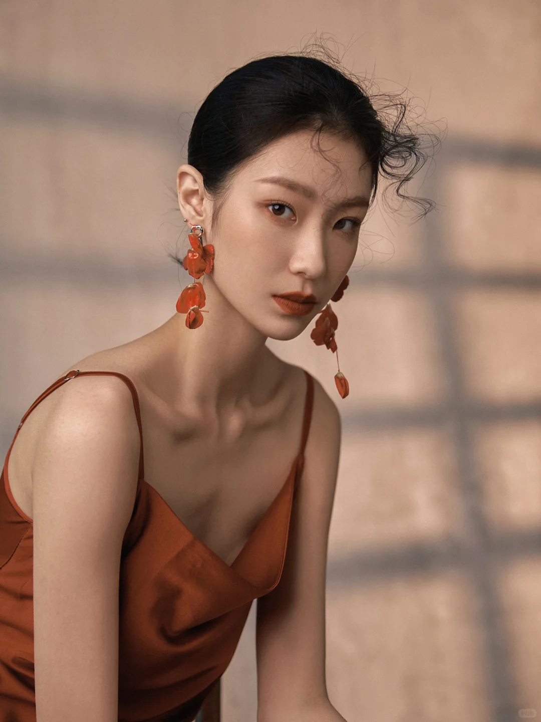 红裙入画｜油画笔触里的高级感写真