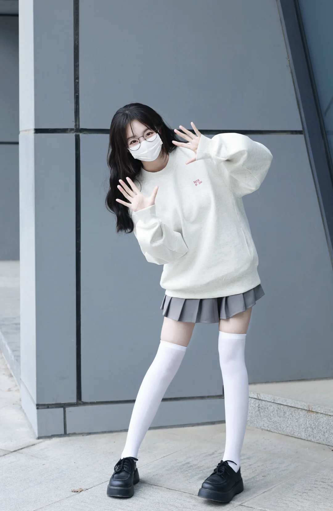 卫衣+白丝 i人喜欢但不敢穿出门系列