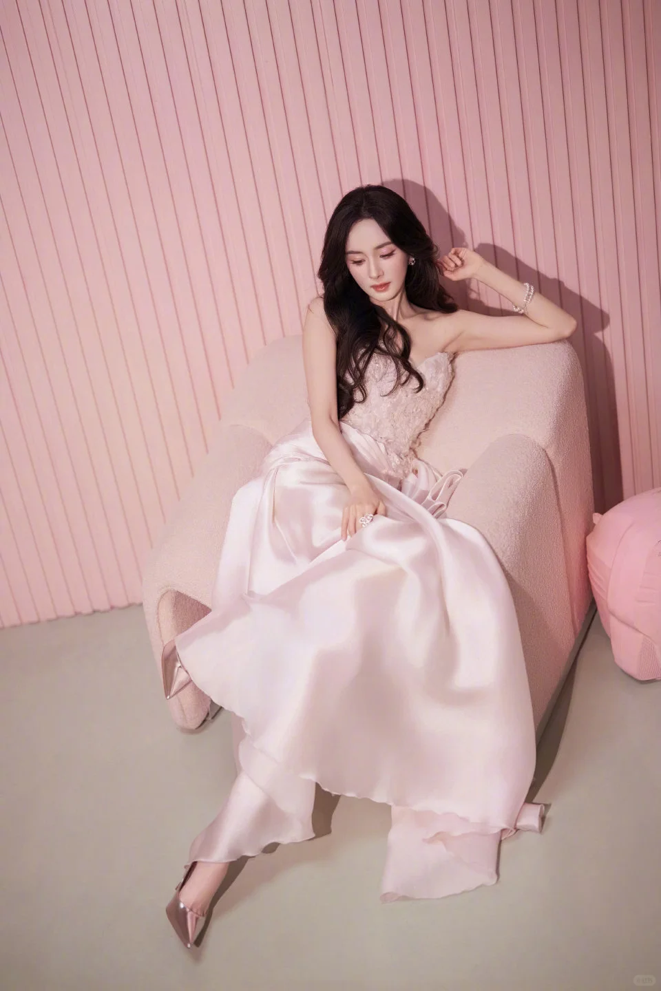 杨幂：粉色娇嫩，你如今18岁💐