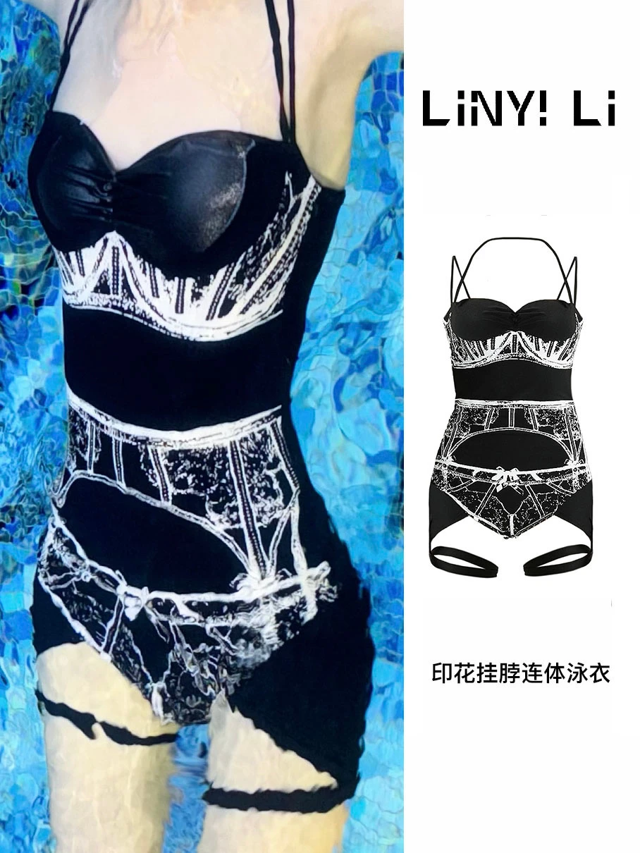 冬季温泉泡汤辣妹泳衣