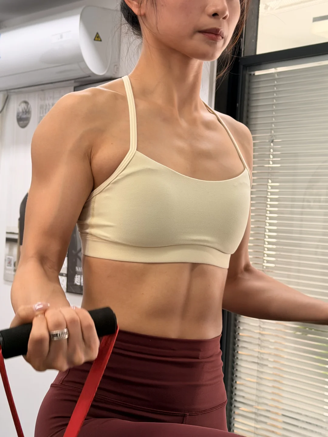 双小臂线条的完美女孩👧🏻宁德