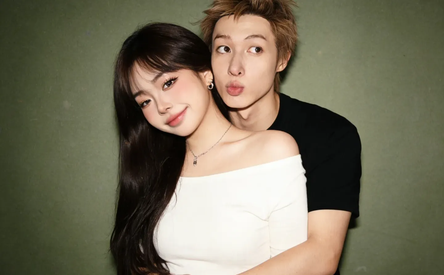 和马丁一起拍写真😻