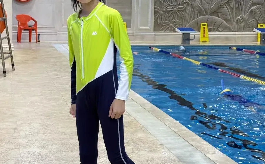 有喜欢穿儿童连体泳衣的吗