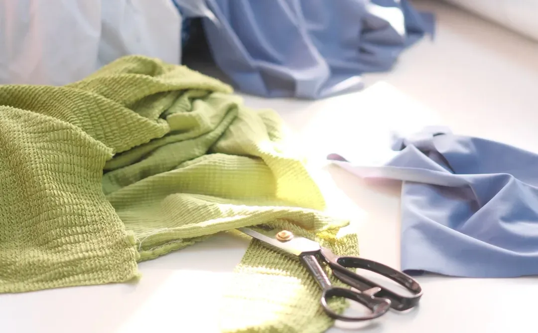 泳衣源头工厂，样衣加工模特图一条龙服务