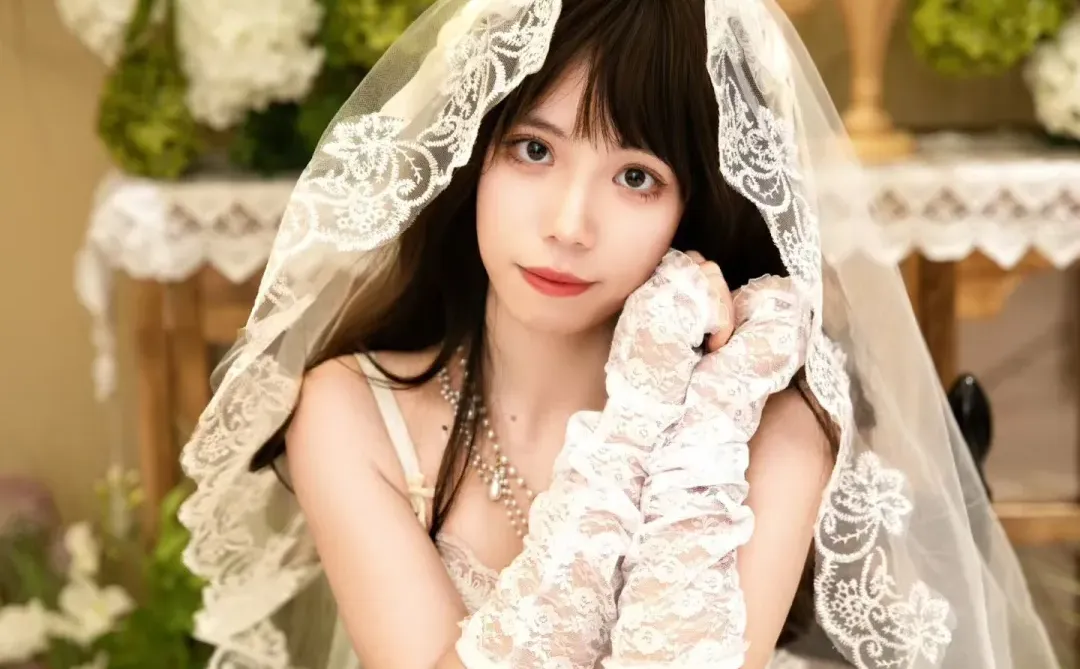 今天是坠入花丛中的天使♛