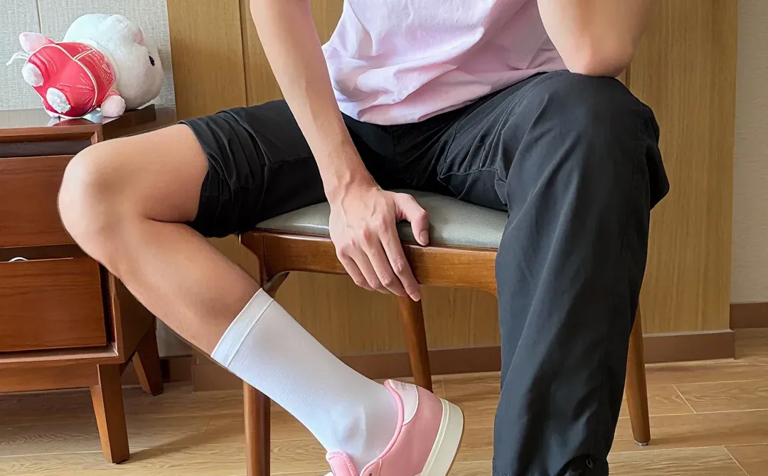 男生穿粉色好显嫩😄