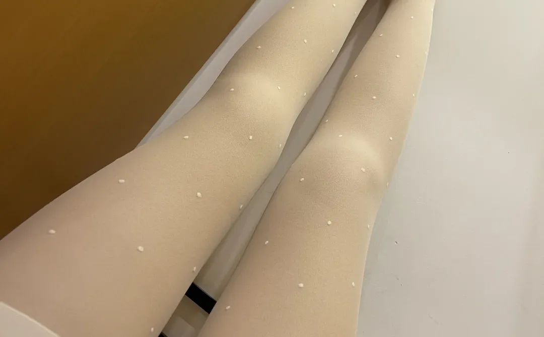 实况直出！波点白丝光腿神器！梨形身材冲！