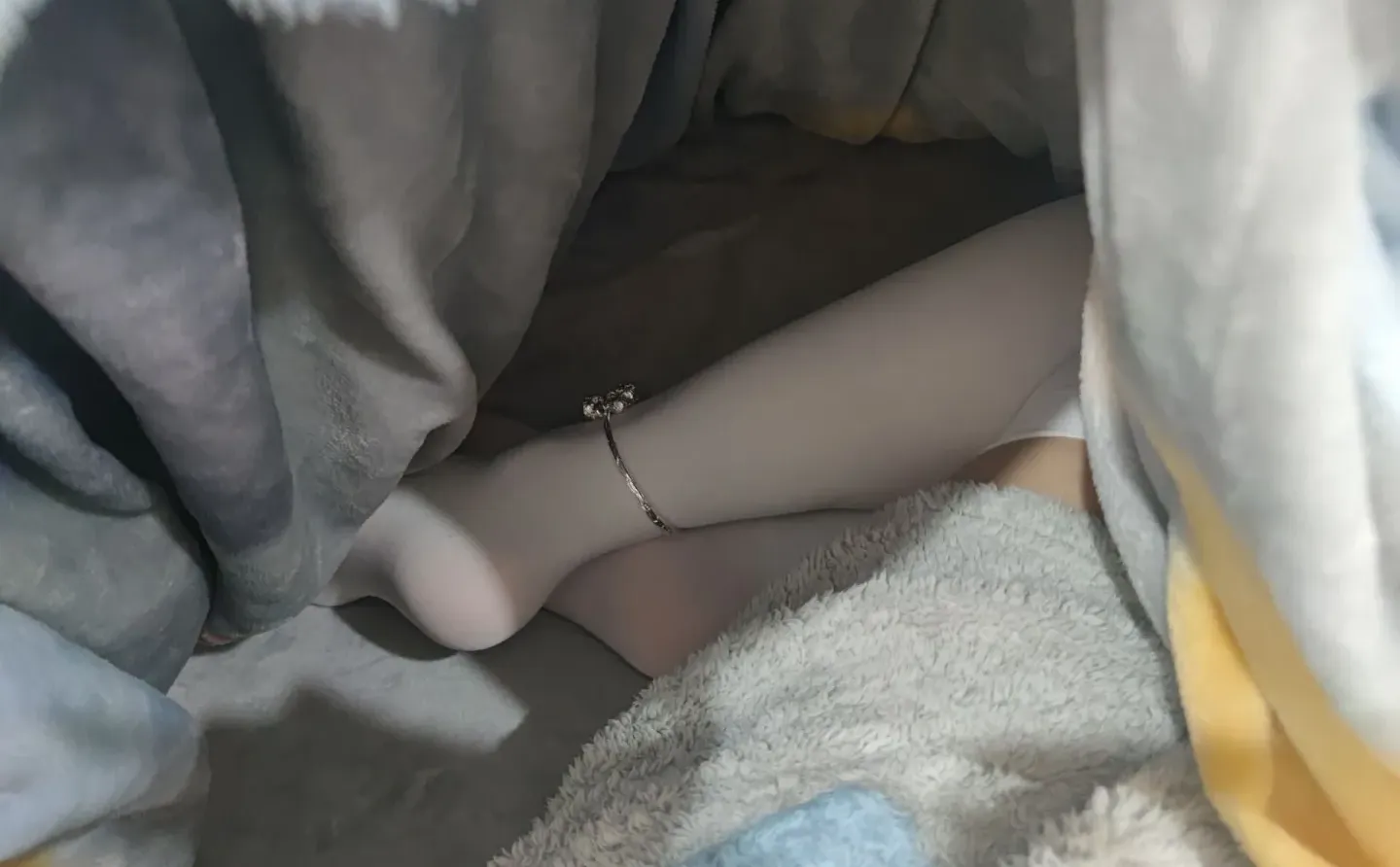 穿白丝之后我的腿好粗😨