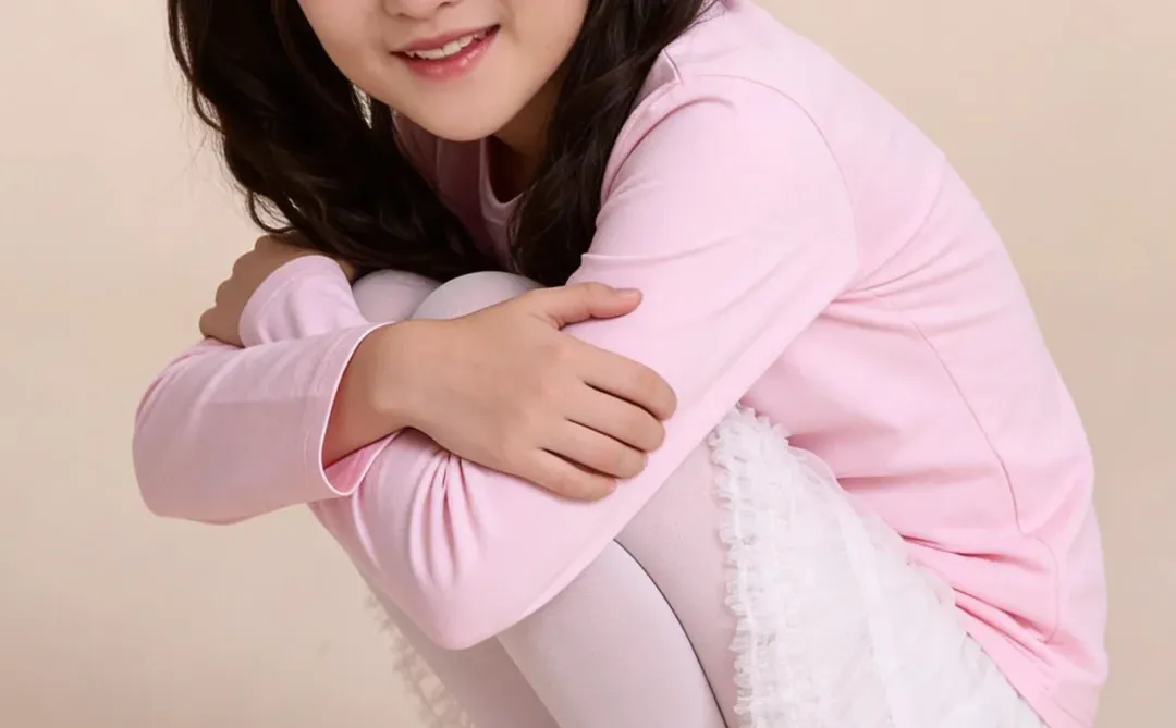 糖果粉色少女优雅时装秀 长袖搭裙子+白丝