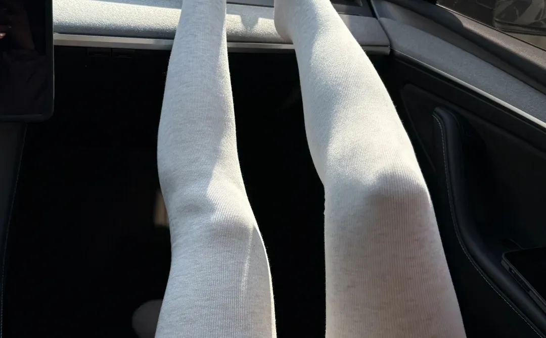 奶呼呼的连裤袜真嘟好绝啊😭居然还不掉档～