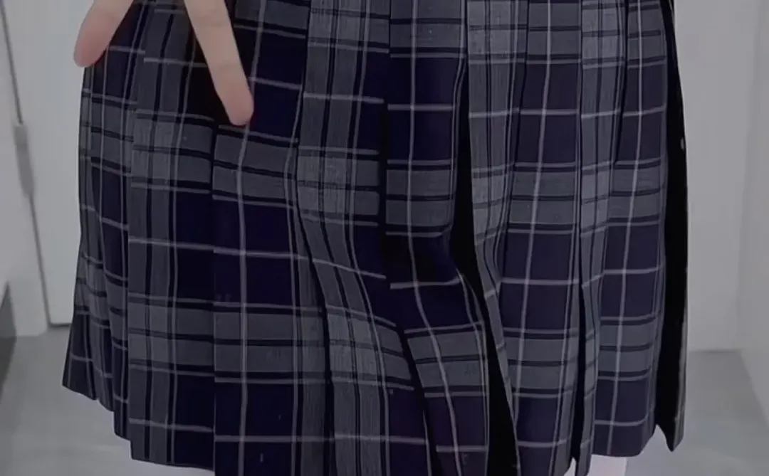 第一次穿连裤白丝，会不会显腿粗🥺🥺🥺