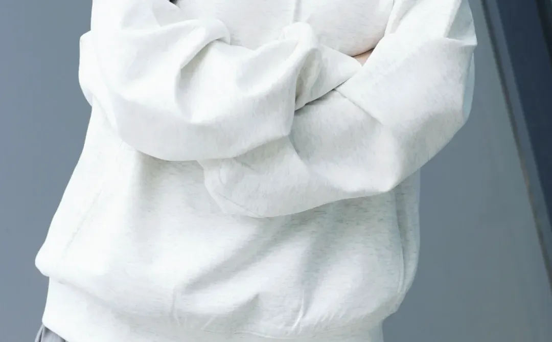 卫衣+白丝 i人喜欢但不敢穿出门系列