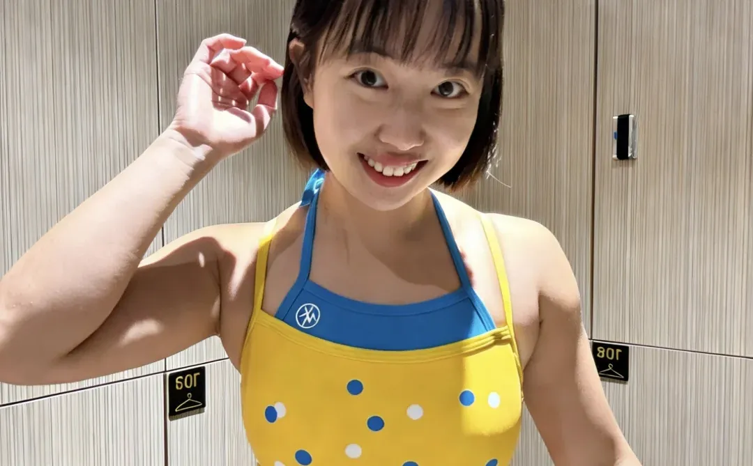 今日游泳look🍋