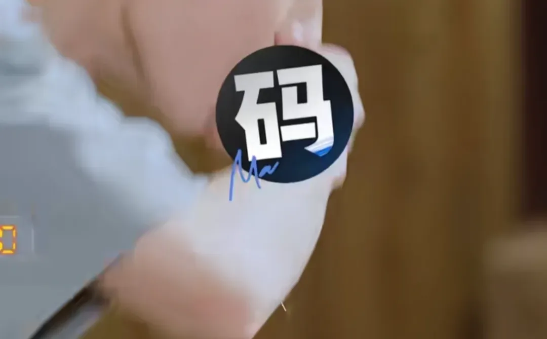 张哥绝美侧颜，水晶挂👃哈哈哈哈