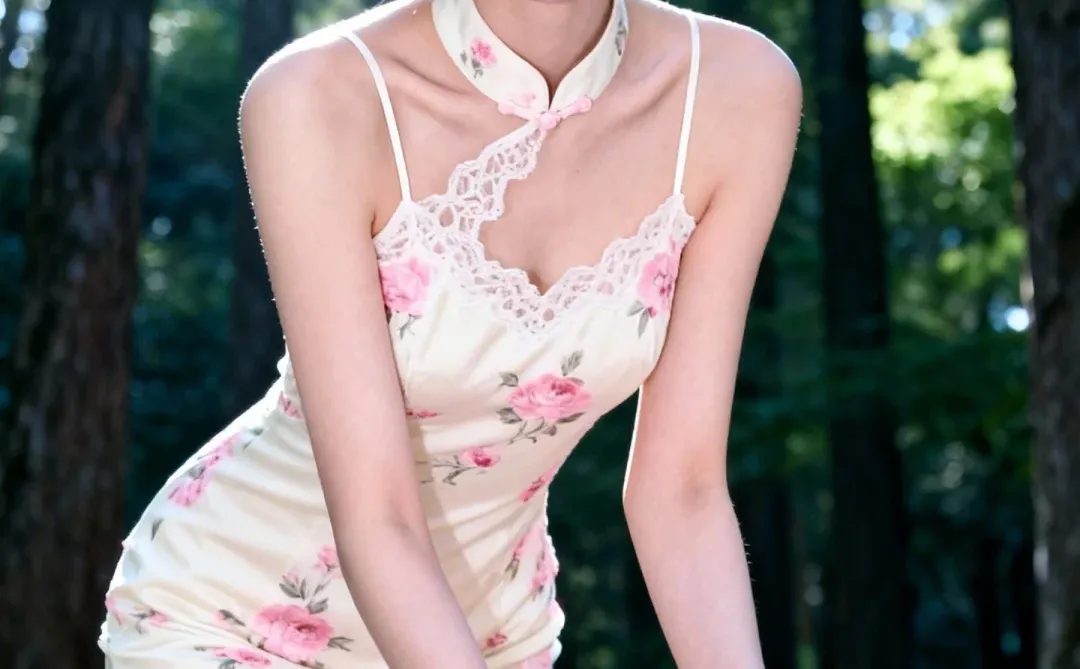 婀娜多姿的身材，风情万种的女人。