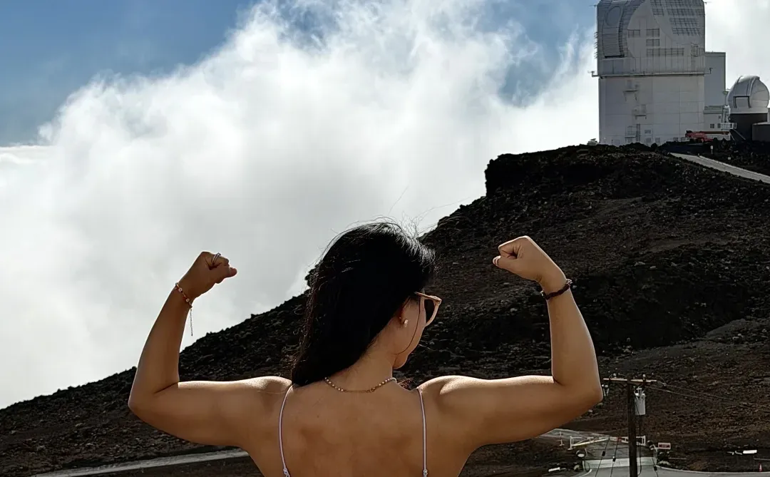 肌肉女就算上天了也得展背