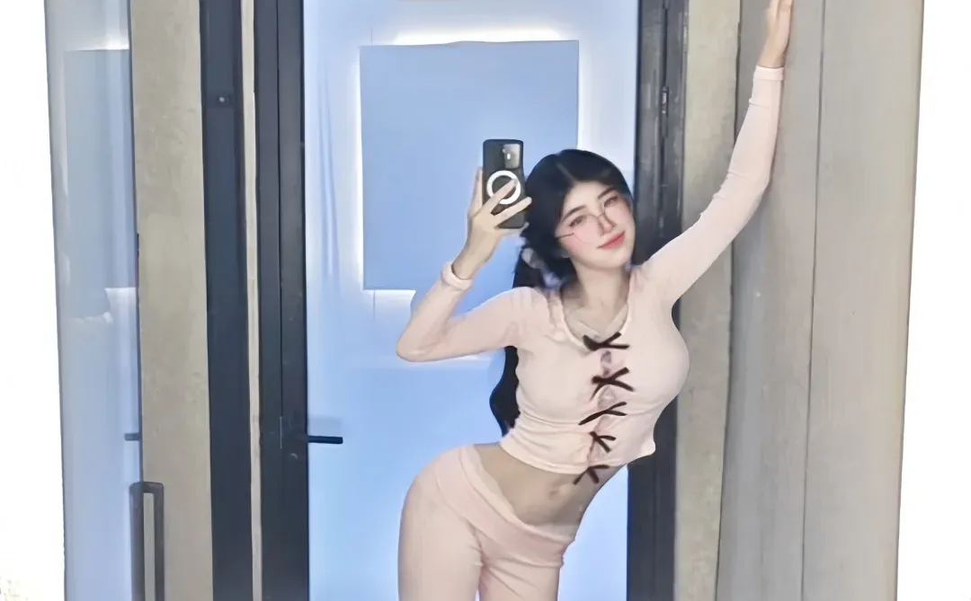 985大三｜又甜又欲!🍑好喜欢我的身材啊!