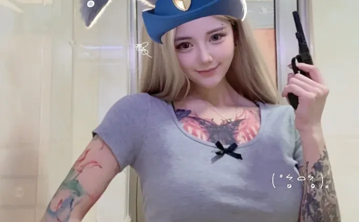 健身女孩的日常、今天是兔子警官🐰