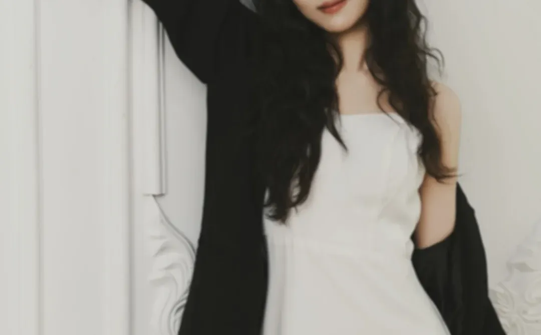 ✨韩系气质穿搭｜黑西装吊带=成熟第一步