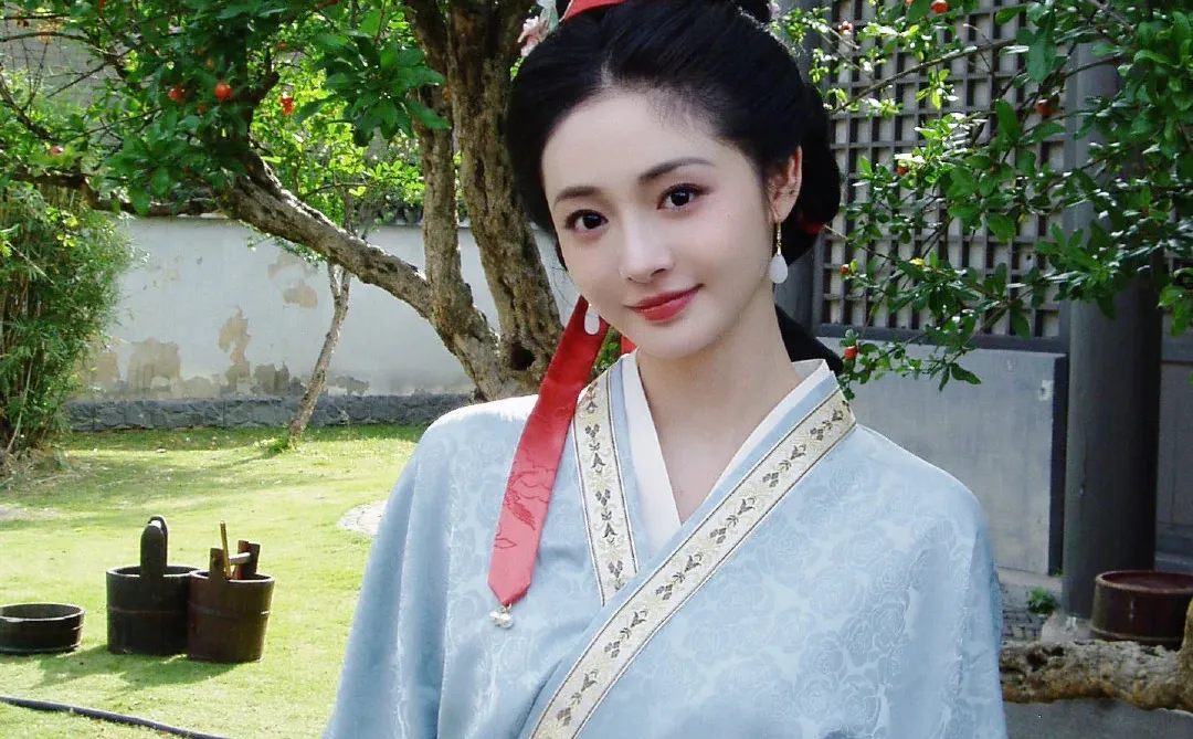 周洁琼▏古装和红色绝配！