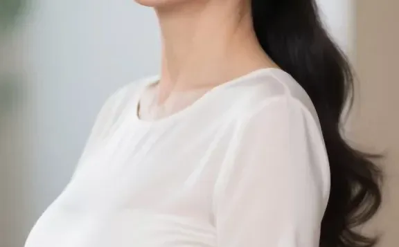 成熟魅力秘诀，48岁阿姨的气质把控