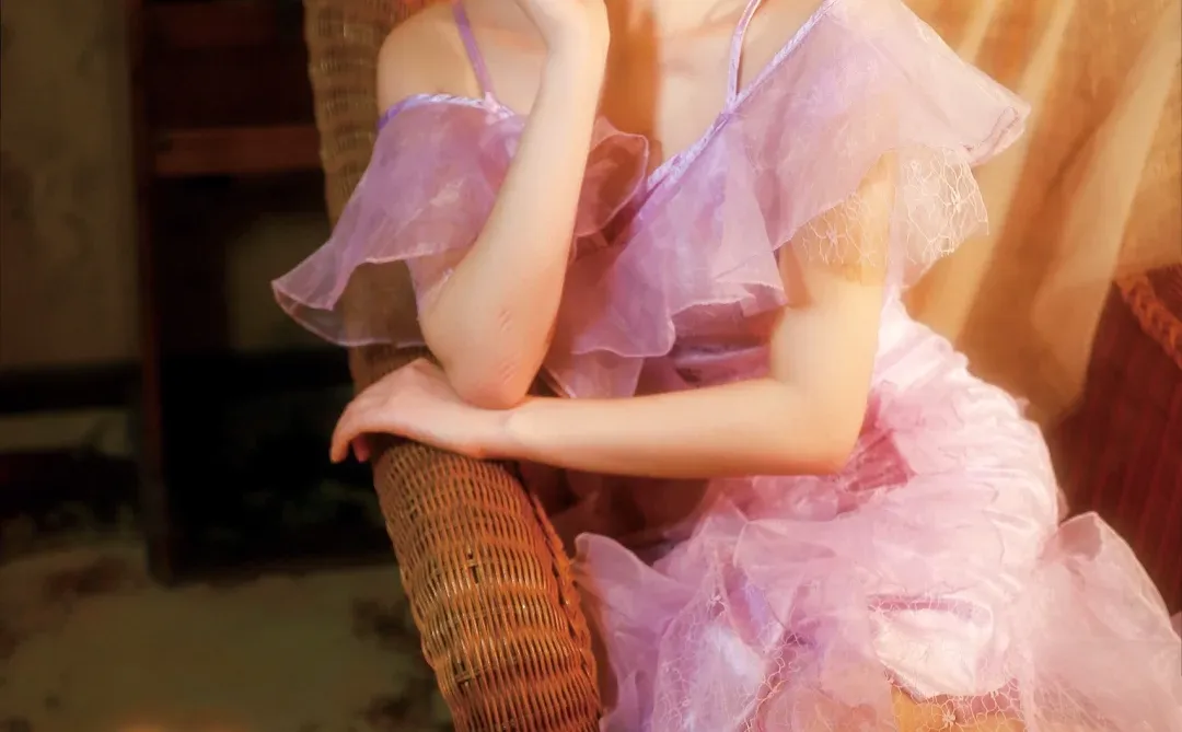 女孩子都喜欢的轻私房写真！