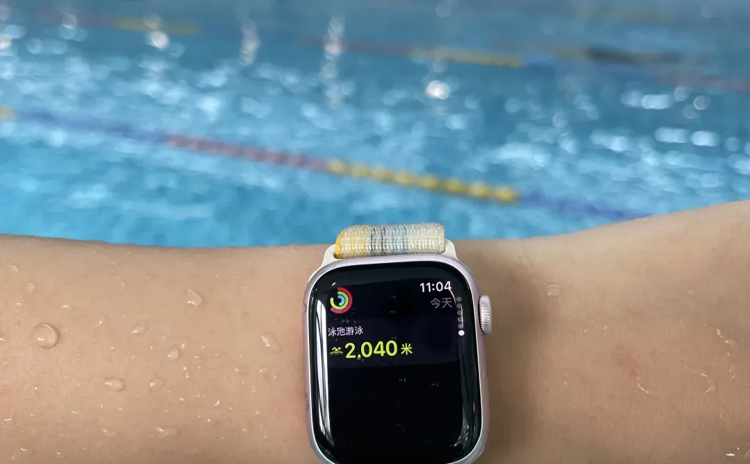 蛙泳女孩，开心就好！！！