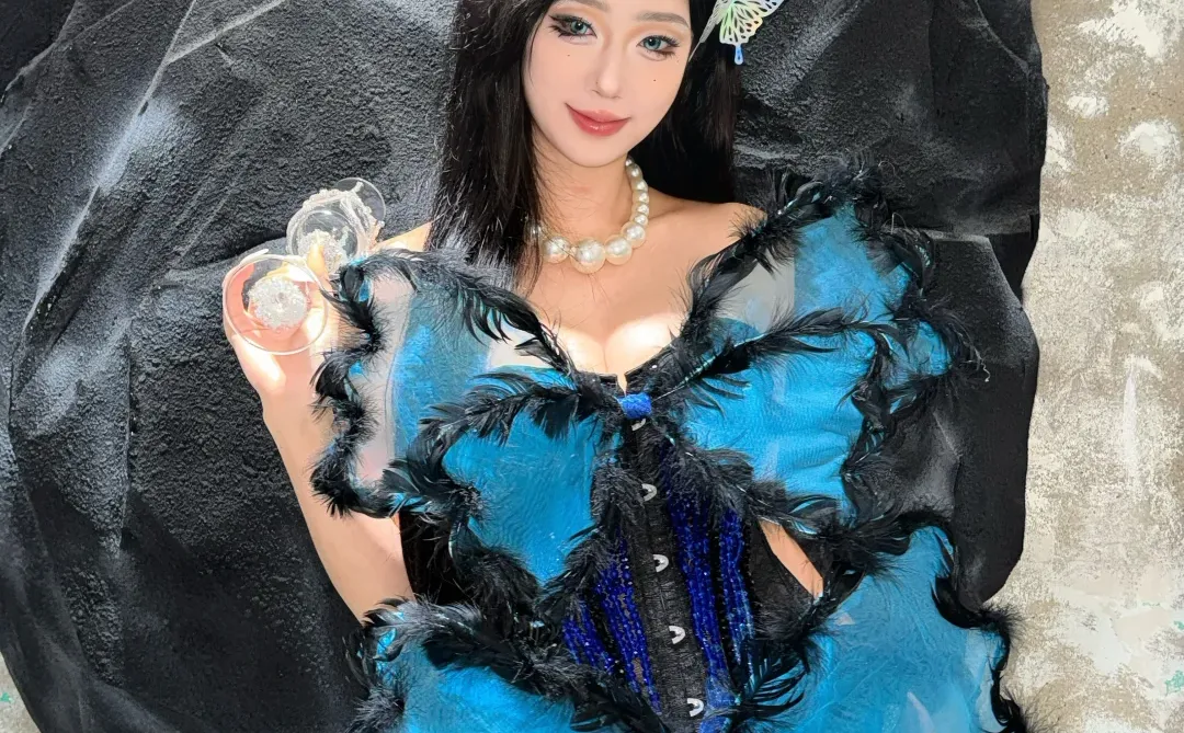 这件是我做的最成功的纯手搓演出服！！！