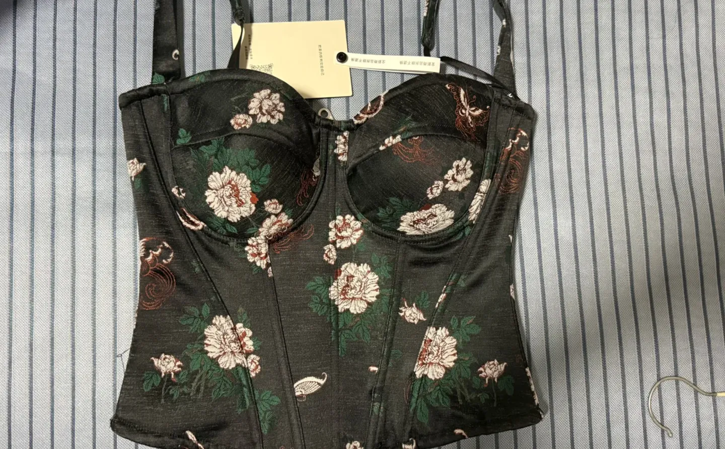 鱼骨胸衣断舍离