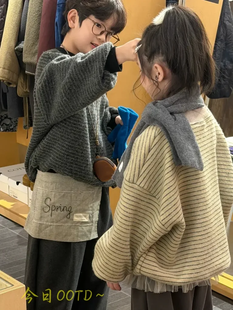 3岁娃冬装封神！韩系条纹上衣男女宝都爱穿