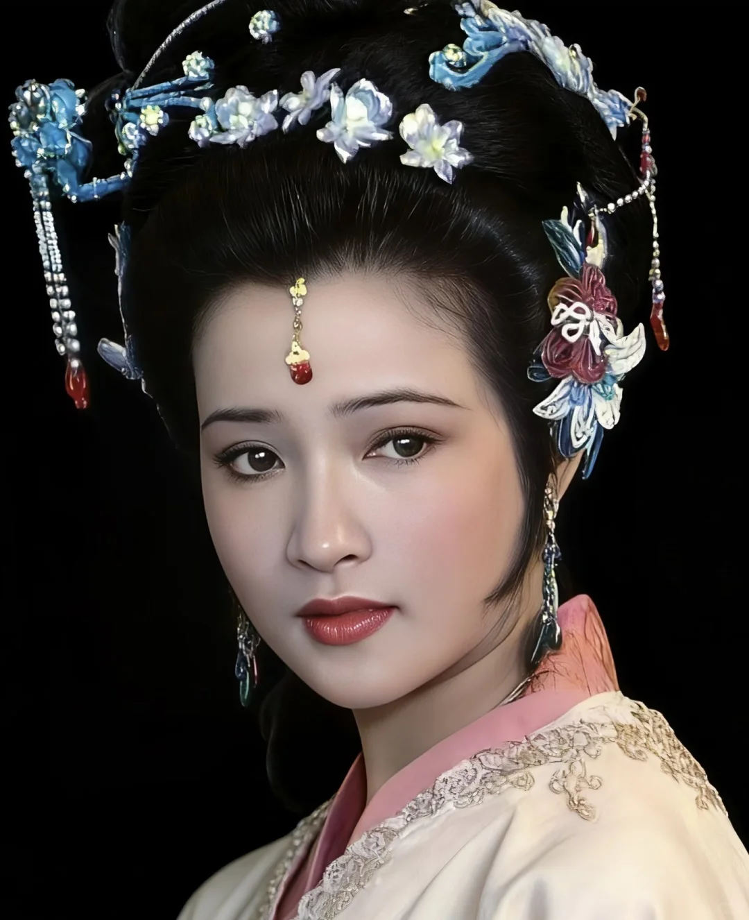 何晴是唯一演遍“四大名著”的女演员～