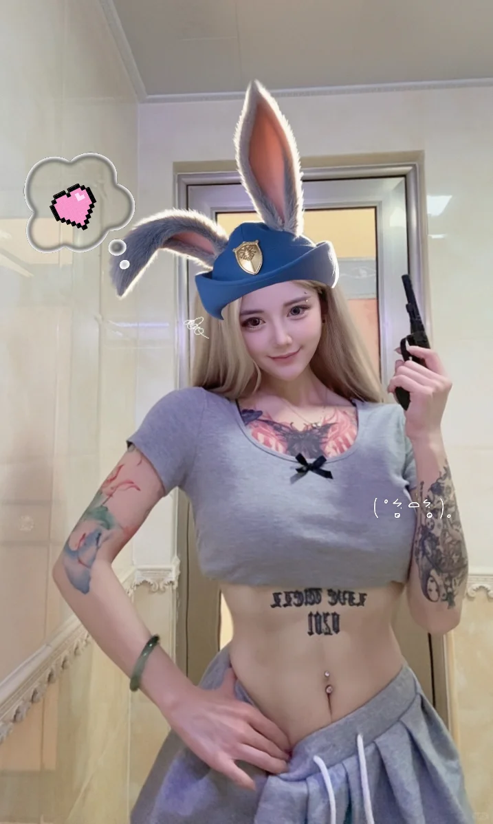 健身女孩的日常、今天是兔子警官🐰